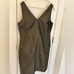 Talbots 100% Raw Silk Olive Green Sheath Dress size 10 Vneck Pockets Z Cocktail